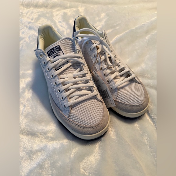 Men’s Adidas Rod Laver White and Blue Sneakers - Picture 7 of 14